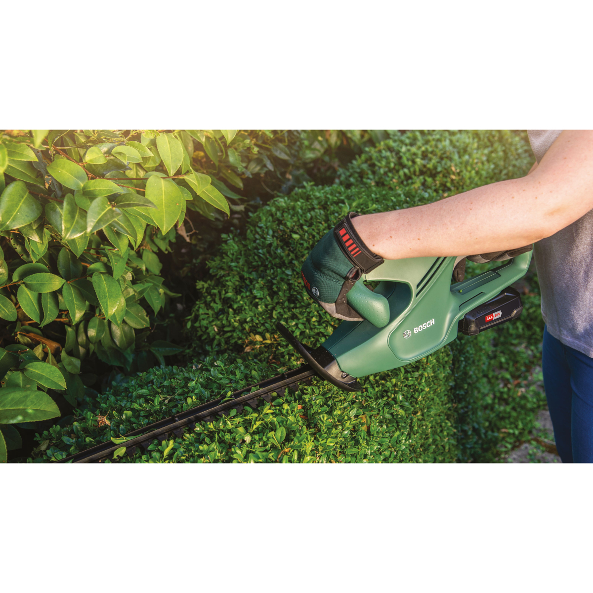 Bosch EasyHedgeCut 18-45 18V 45cm Hedge Trimmer (1x2.0ah)