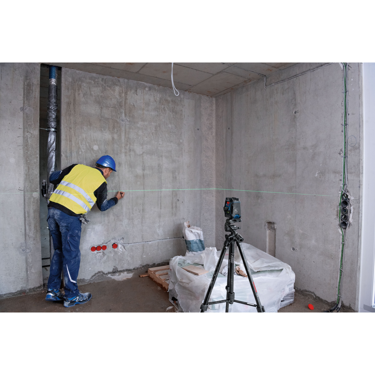 Bosch GCL 2-50 G + RM 10 + Ceiling clip Green Beam Combi Laser 50m with Target plate in Carry Case