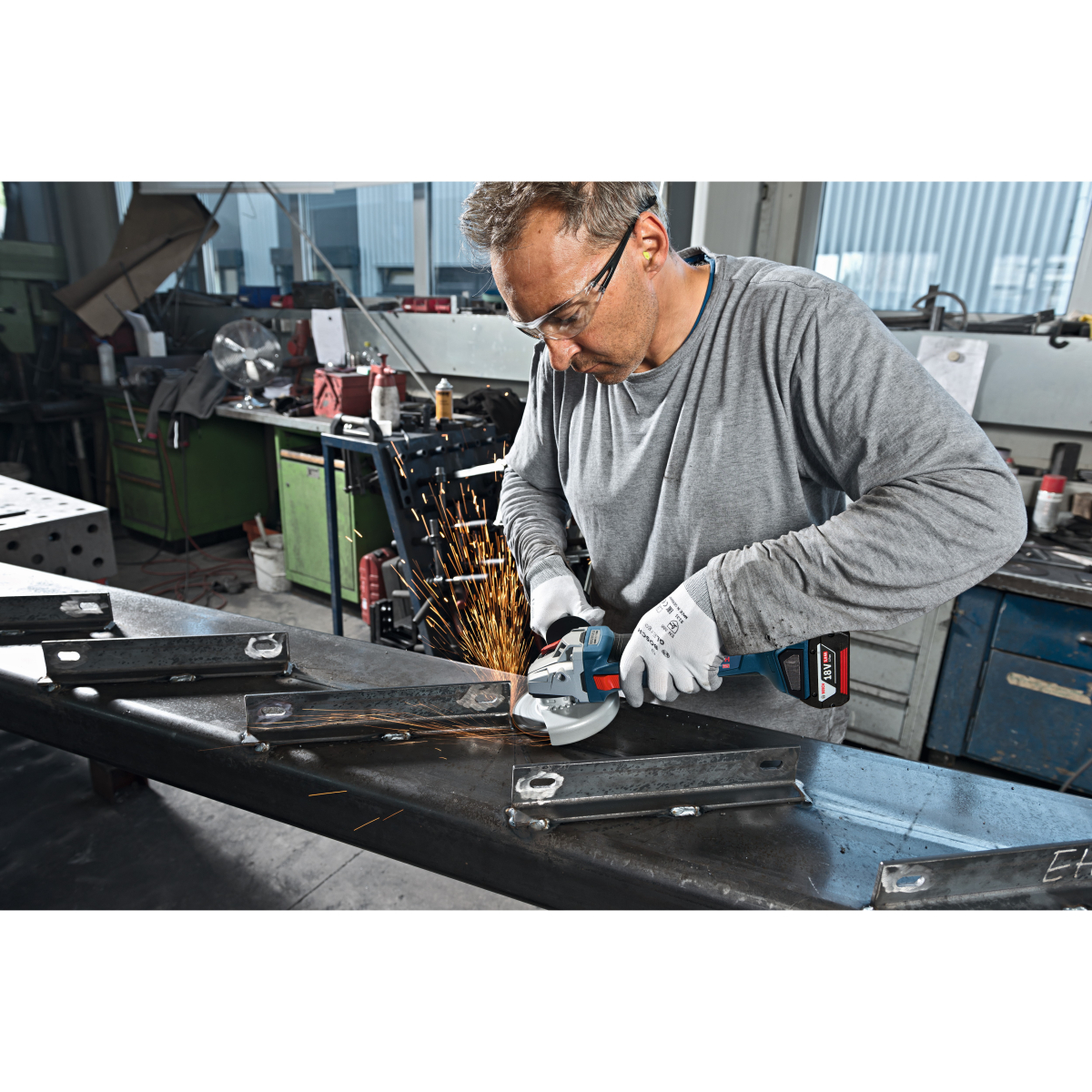 Bosch GWS18V-115L Body Only 18V Brushless 115mm Angle Grinder in L-BOXX