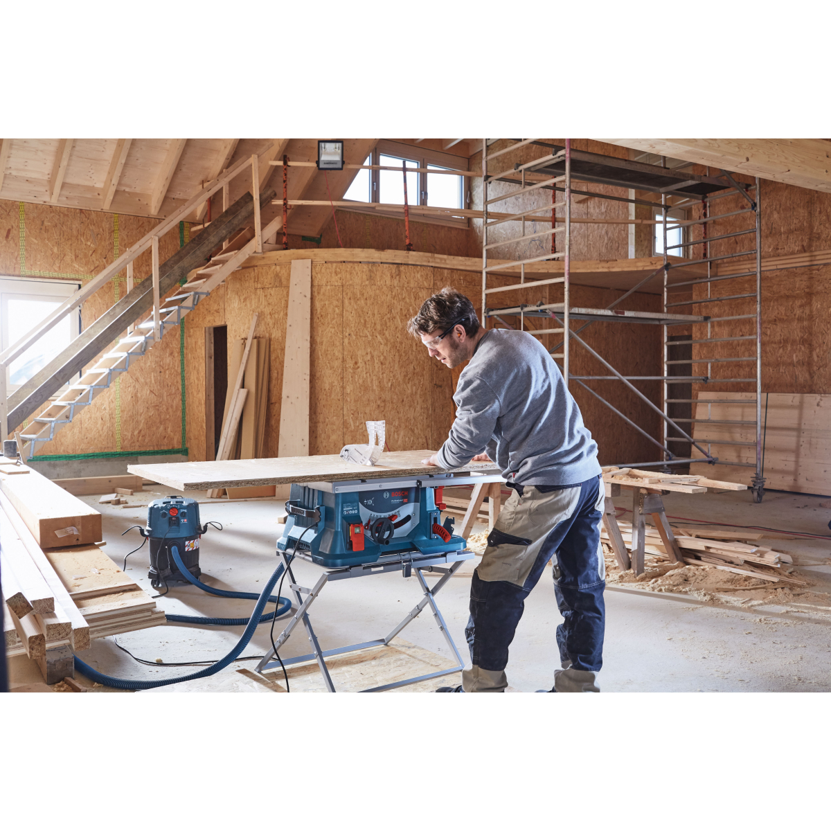 Bosch GTS 635-216 8" Table Saw Complete with Sliding Carriage 230v