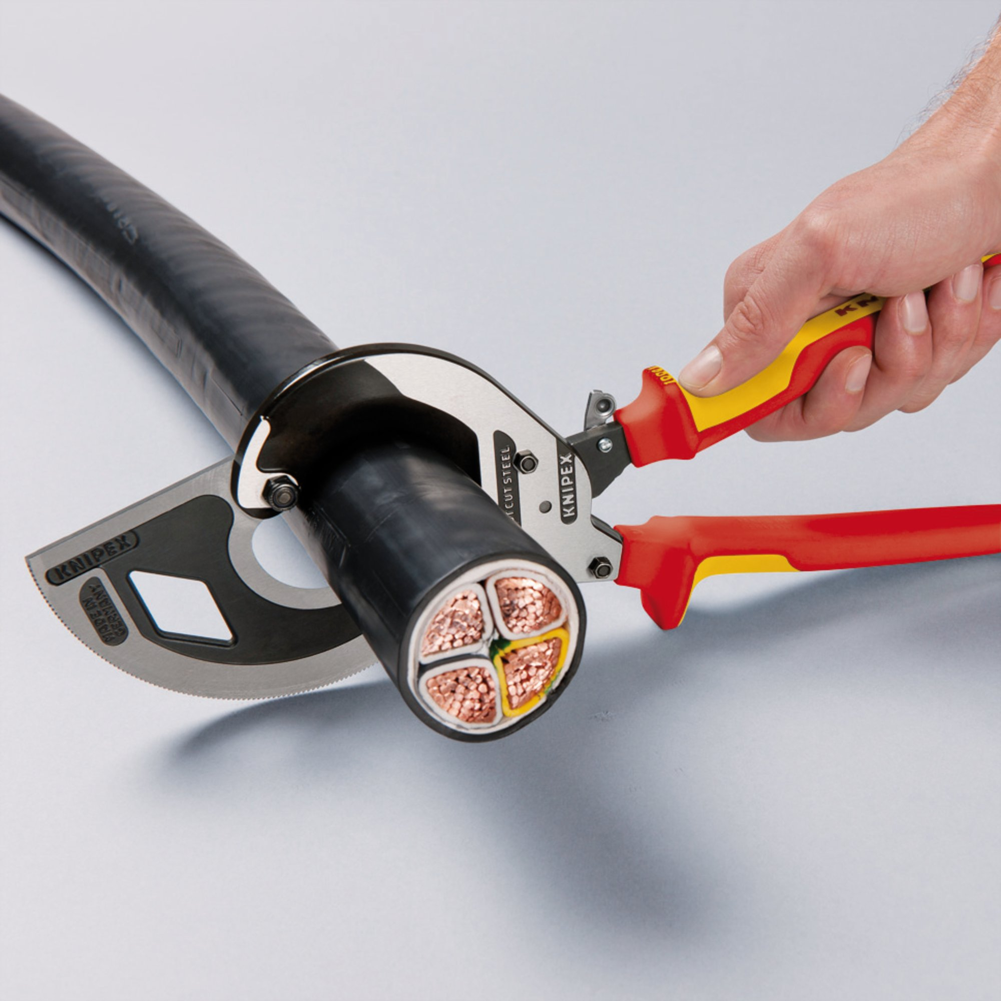 Knipex 95 36 320 350mm VDE Heavy Duty Cable Cutter 25881