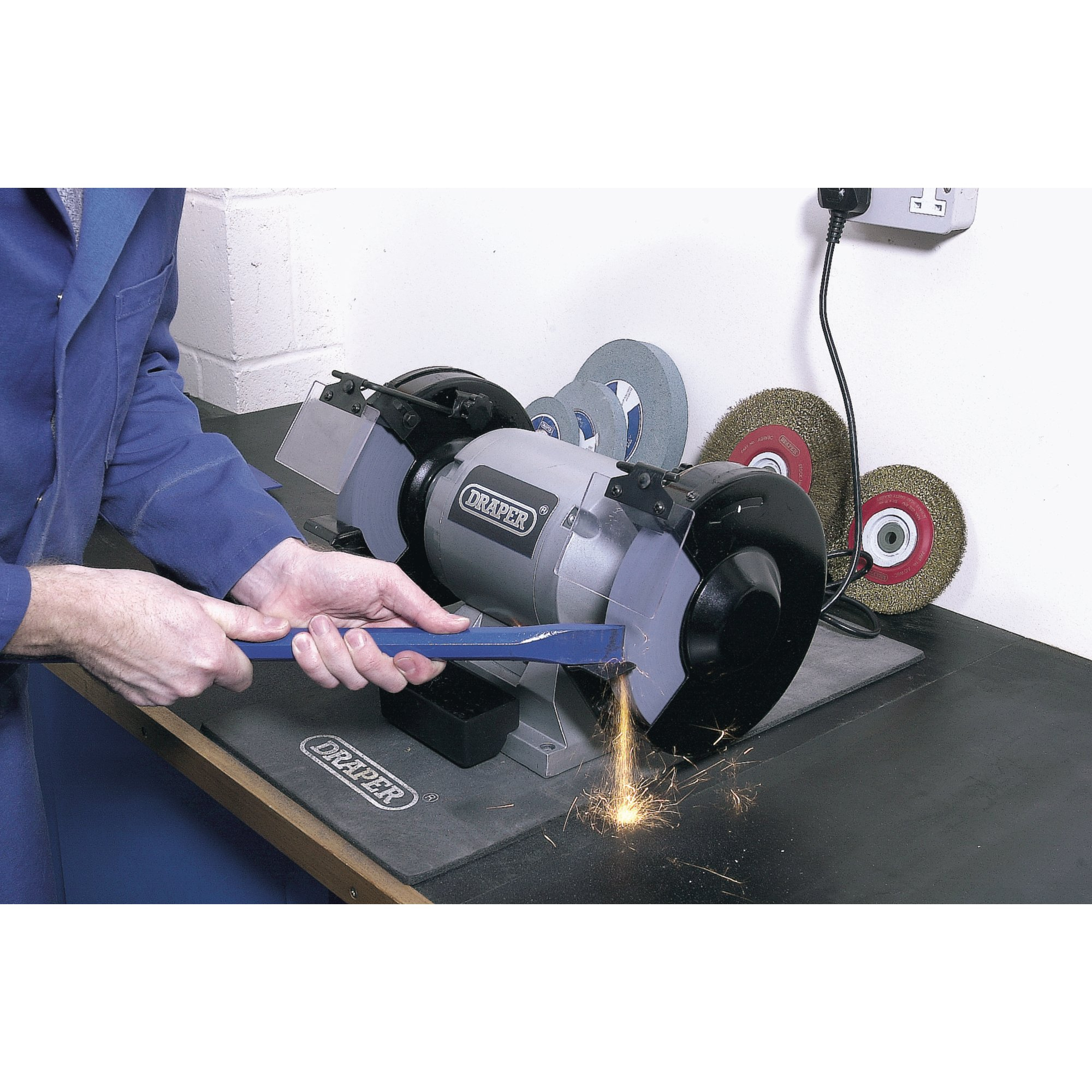 Draper 29621 GHD200 550W 230V 200mm Heavy Duty Bench Grinder