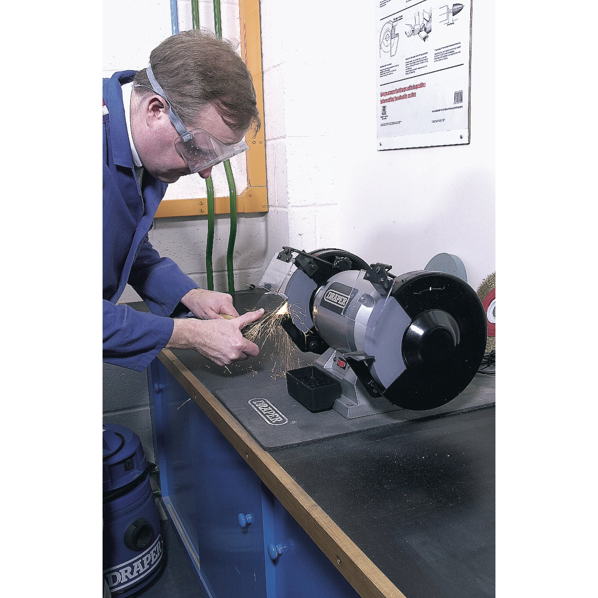 Draper 29621 GHD200 550W 230V 200mm Heavy Duty Bench Grinder