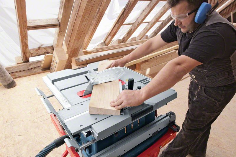 Bosch GTS10XC 10"/254mm Table Saw with Sliding Carriage