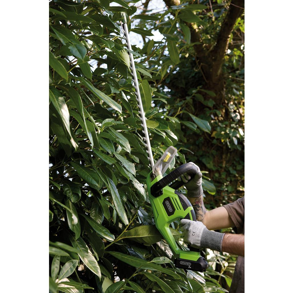 Draper 31862 18V Hedge Trimmer With 1 x 2.0Ah Battery and Charger