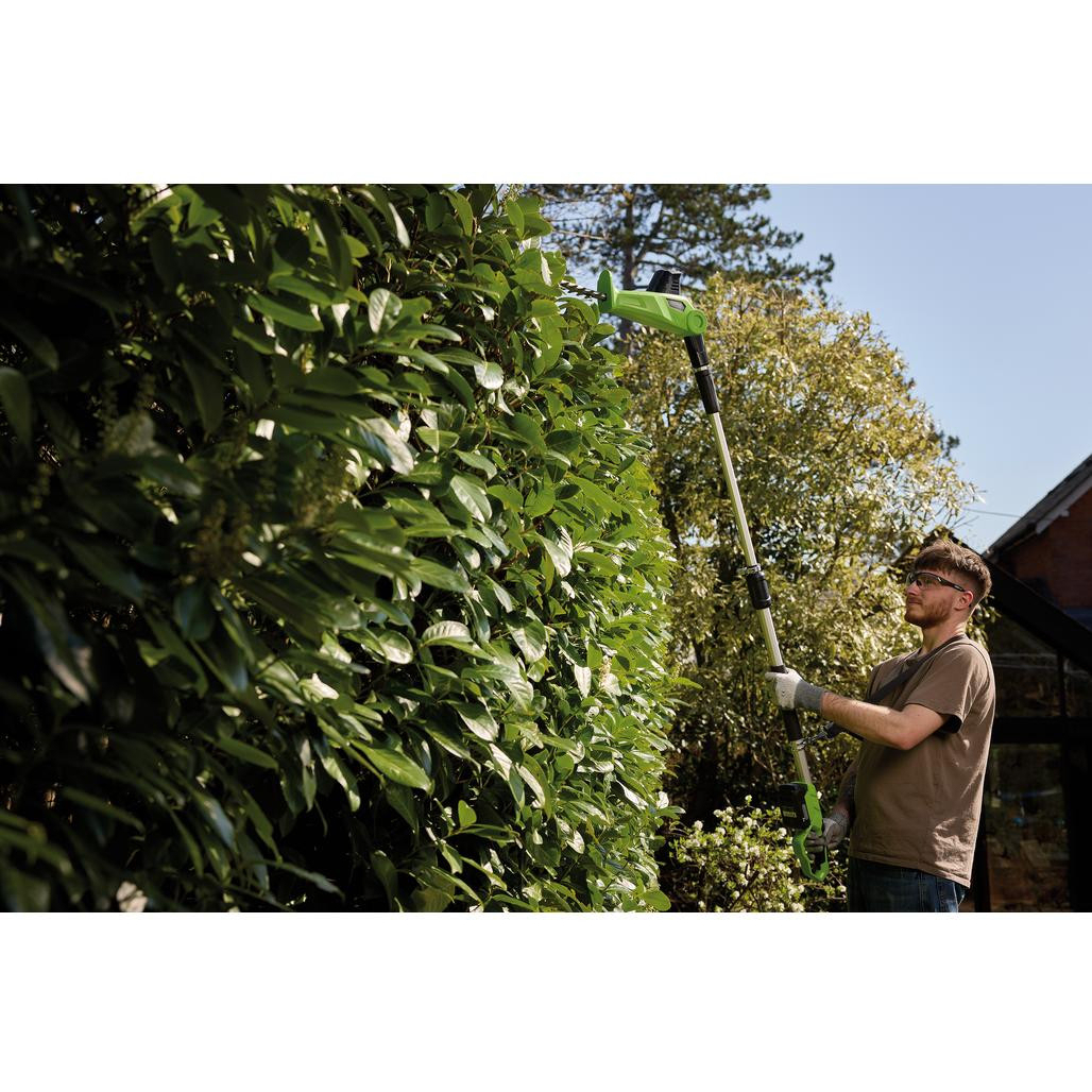 Draper 31865 18V Pole Hedge Trimmer With 1 x 2.0Ah Battery And 1 x Charger