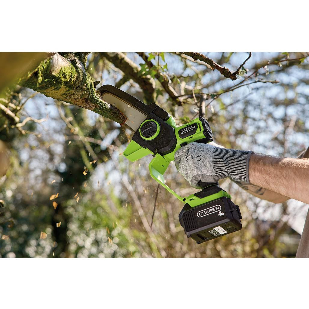 Draper 31872 18V Brushless Mini Pruner Saw With 1 x 4.0Ah Battery And 1 x Charger