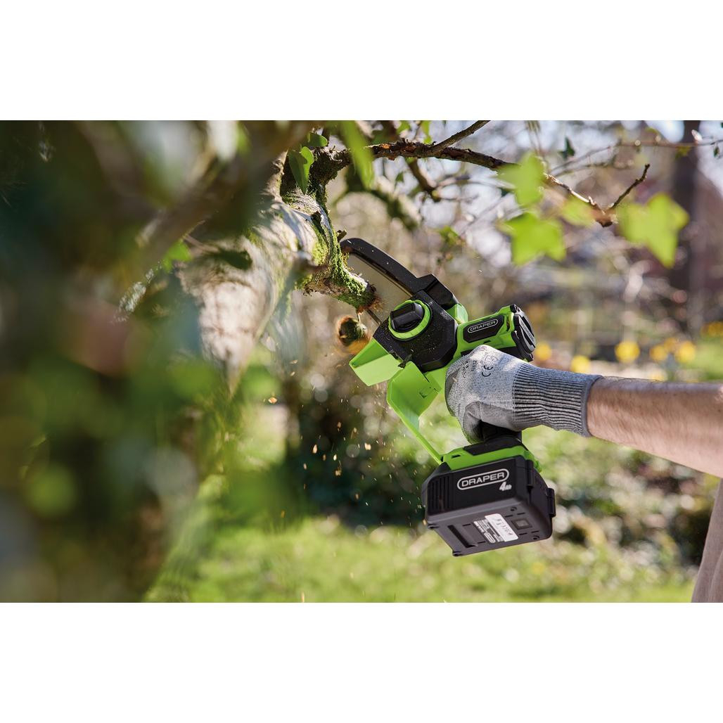 Draper 31872 18V Brushless Mini Pruner Saw With 1 x 4.0Ah Battery And 1 x Charger