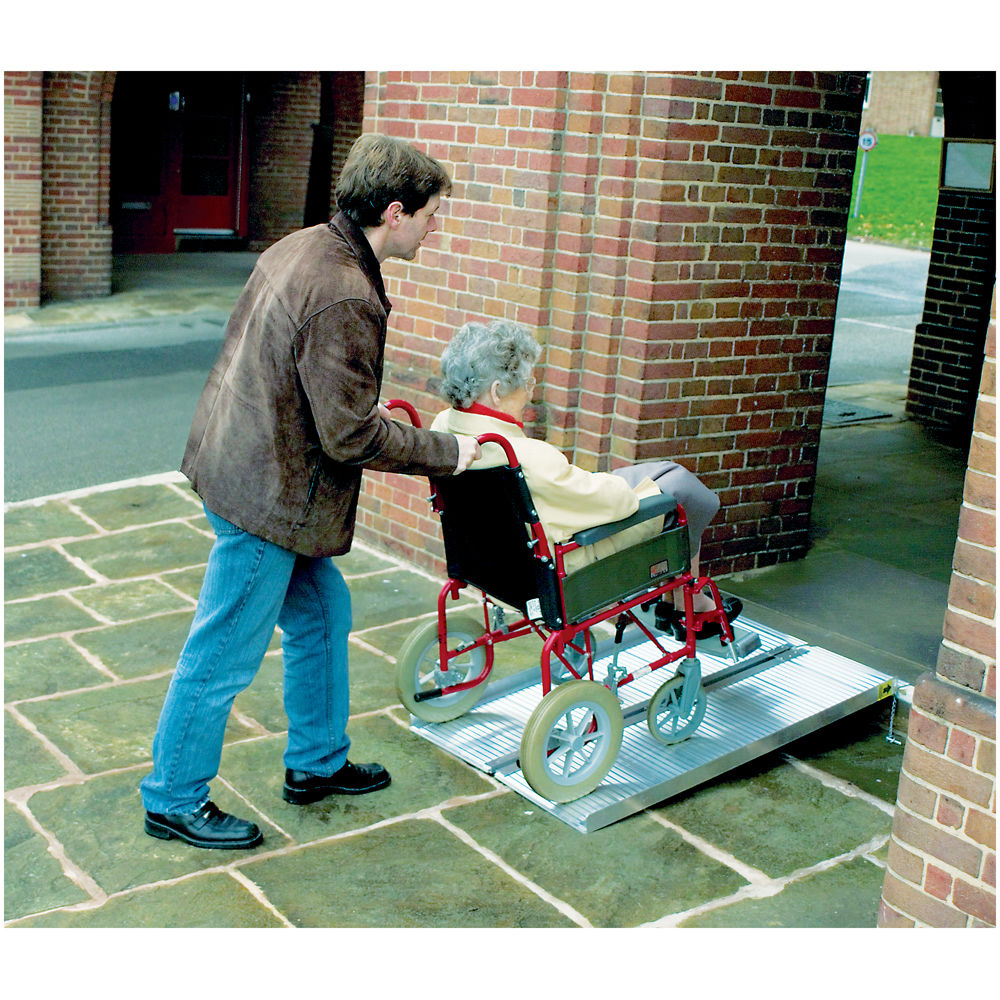 Clarke 4002601 AR2B 24"x 28" Folding Access Ramps