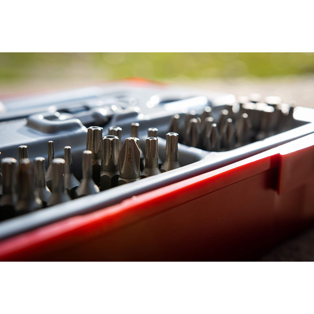 TengTools TTMD74 74pc 1/4in Drive And Hex Ratchet Driver Bit Set