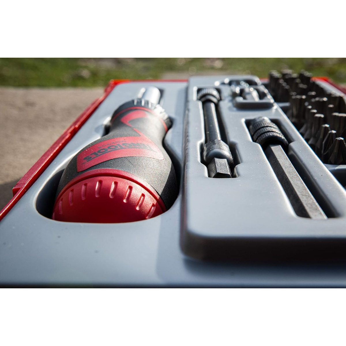 TengTools TTMD74 74pc 1/4in Drive And Hex Ratchet Driver Bit Set