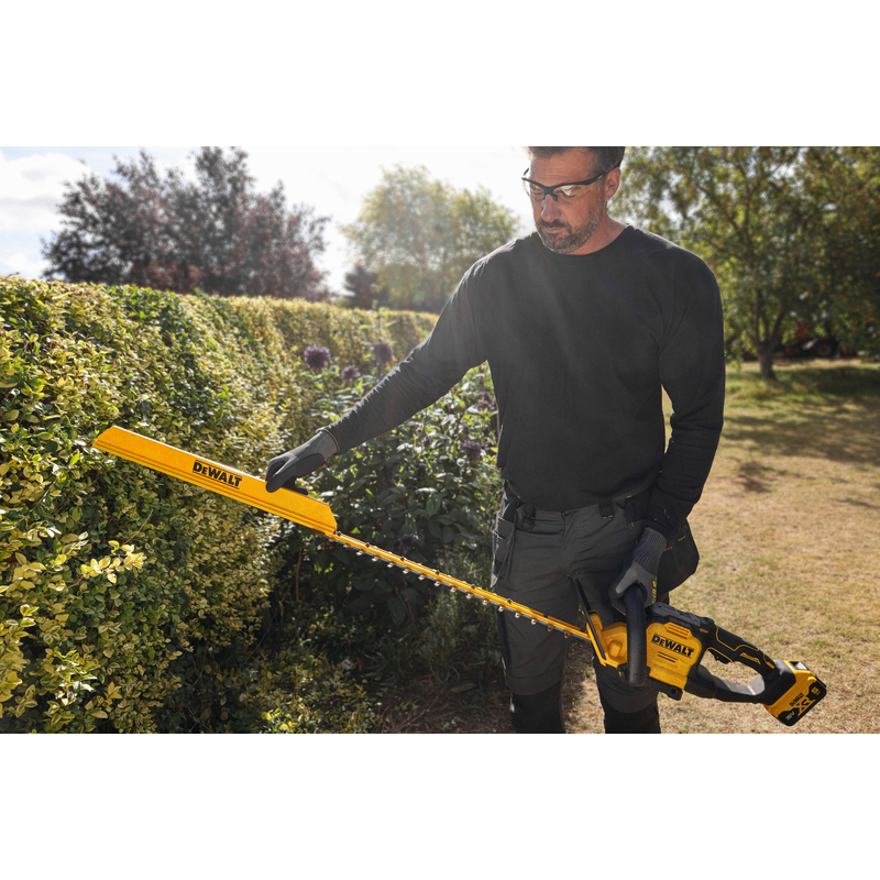 DeWalt DCMHT567N-XJ XR Body Only Brushless 18V Hedge Trimmer