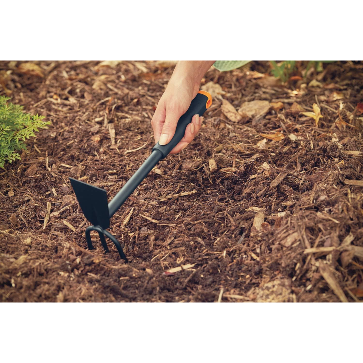 Fiskars 1027030 Ergo Cultivator Hoe