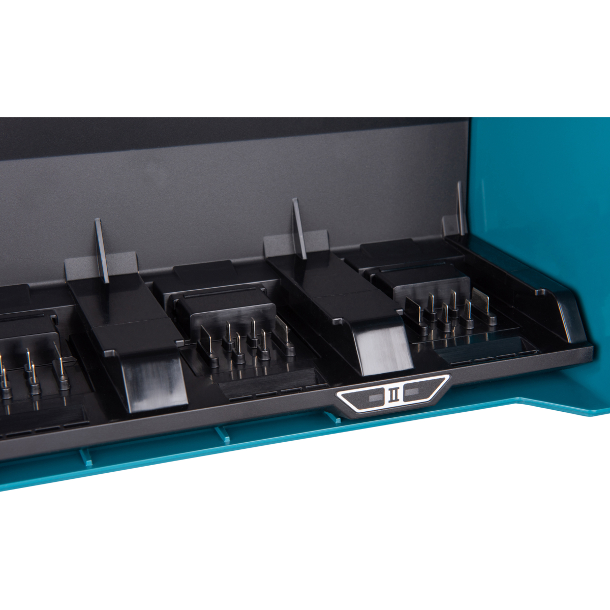 Makita BCC01 Battery Charging Case for XGT 40v and LXT 18v Batteries, 240v