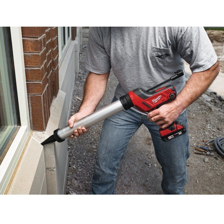Milwaukee C18PCG/600T-201B 18V 600ml Transparent Tube Caulking Gun with 1x 2.0Ah Battery in KITBAG