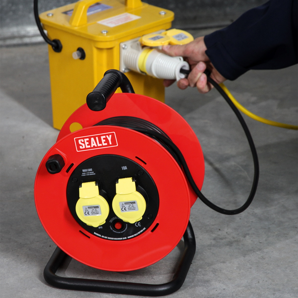 Sealey CR12515 Cable Reel 25mtr 2 x 110V 1.5mm&#xB2 Heavy-Duty Thermal Trip