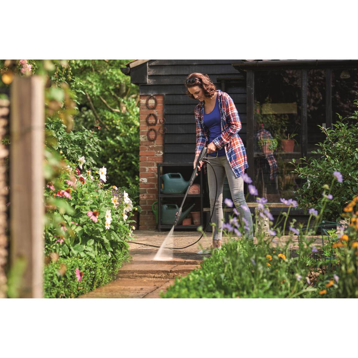 Bosch UniversalAquatak 125 with Self Priming Kit 1500W 125 Bar High pressure washer