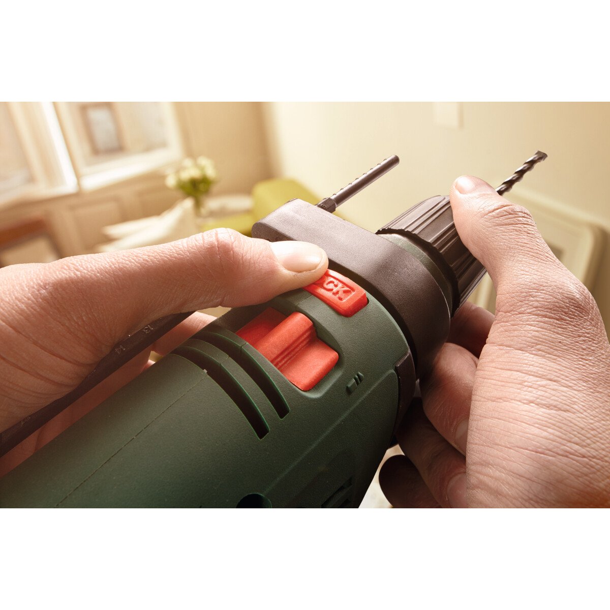 Bosch universalimpact hotsell 700 hammer drill