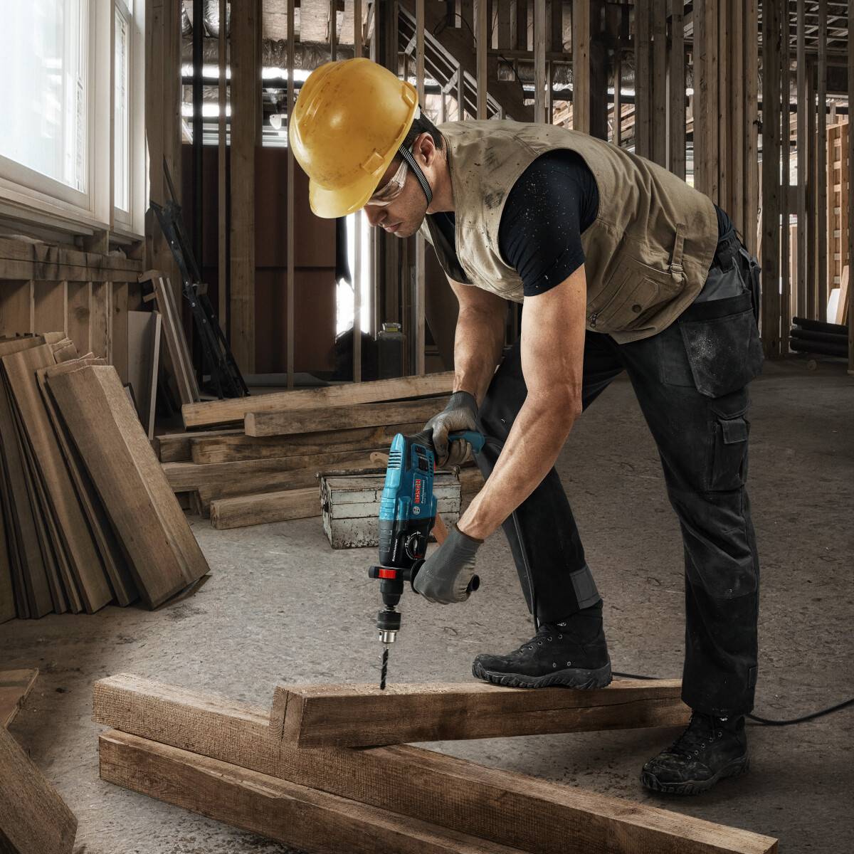 Bosch GBH 2 21 2kg SDS Rotary Hammer with 3pcDrill Bit Set in