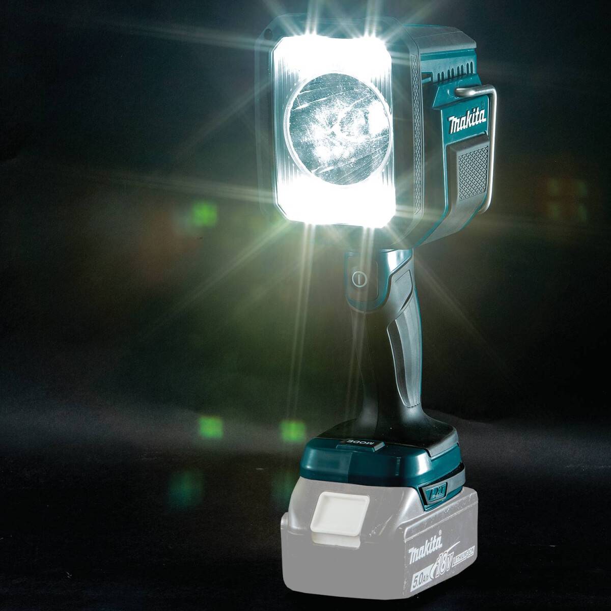 Makita DML812 Body Only 18V High Power Flashlight from Lawson HIS