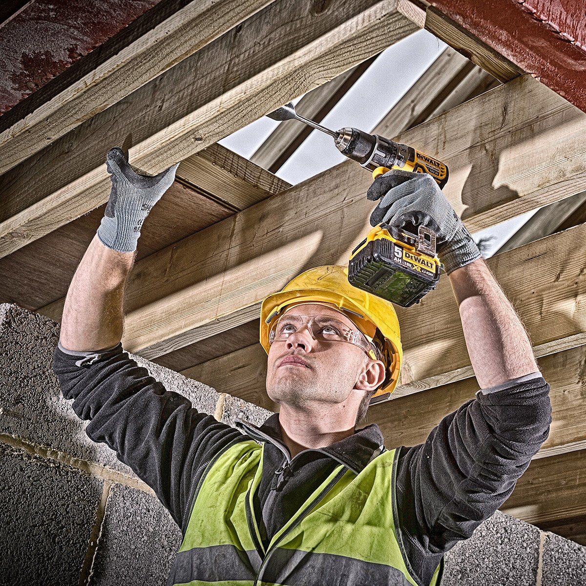 DeWalt DCD791P2 18V XR Brushless Compact Drill Driver with 2x 5.0
