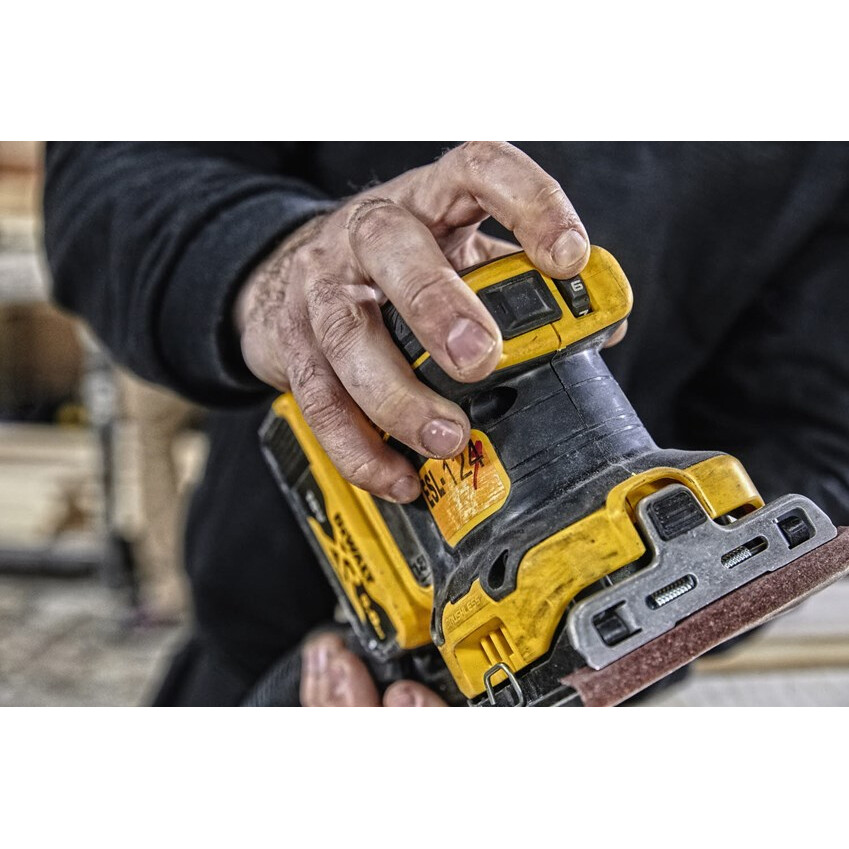 DeWalt DCW200NXJ Body Only 18V XR Brushless 1/4 Sheet Orbital Sander