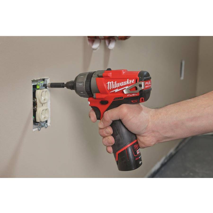 Milwaukee M12CD 202C 12V
