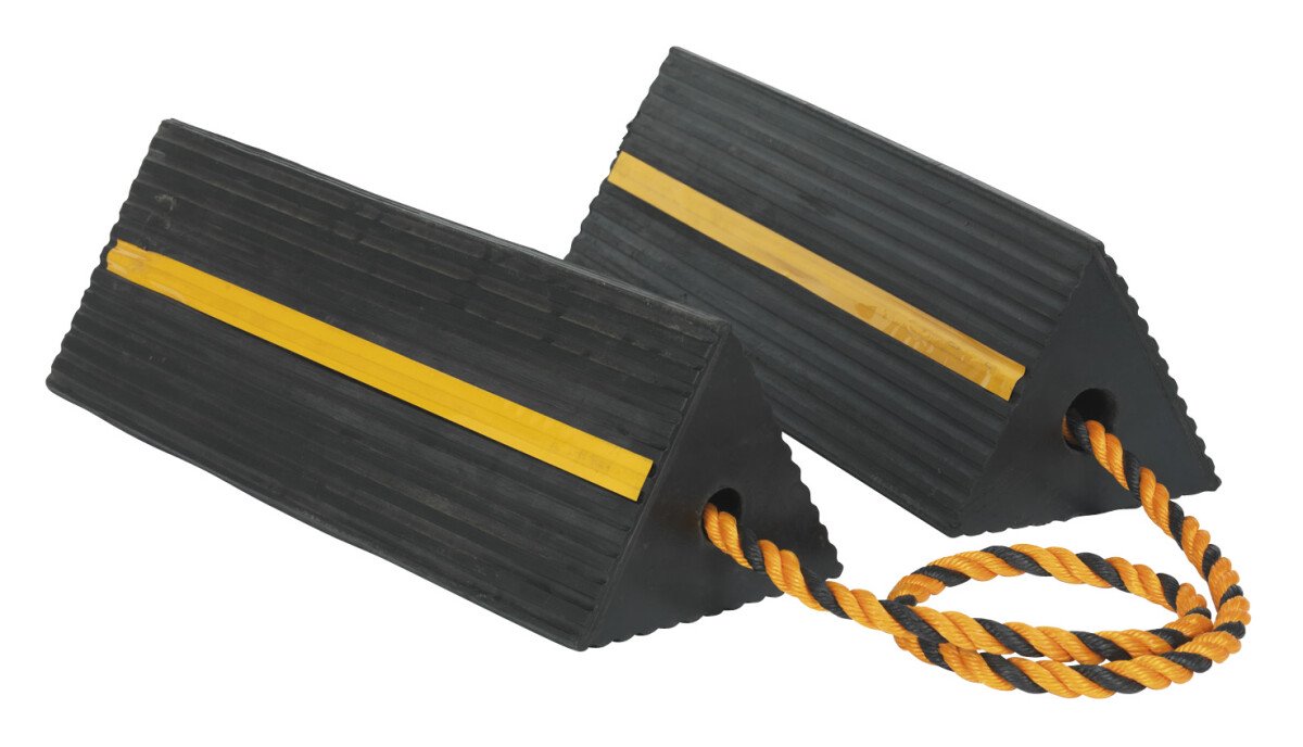 Sealey WC11 Heavy-Duty Rubber Wheel Chocks 16kg/Pair