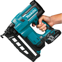 Makita DBN600RTJ 18V LXT 16G Finishing Nailer with 2 Batteries in Makpac case