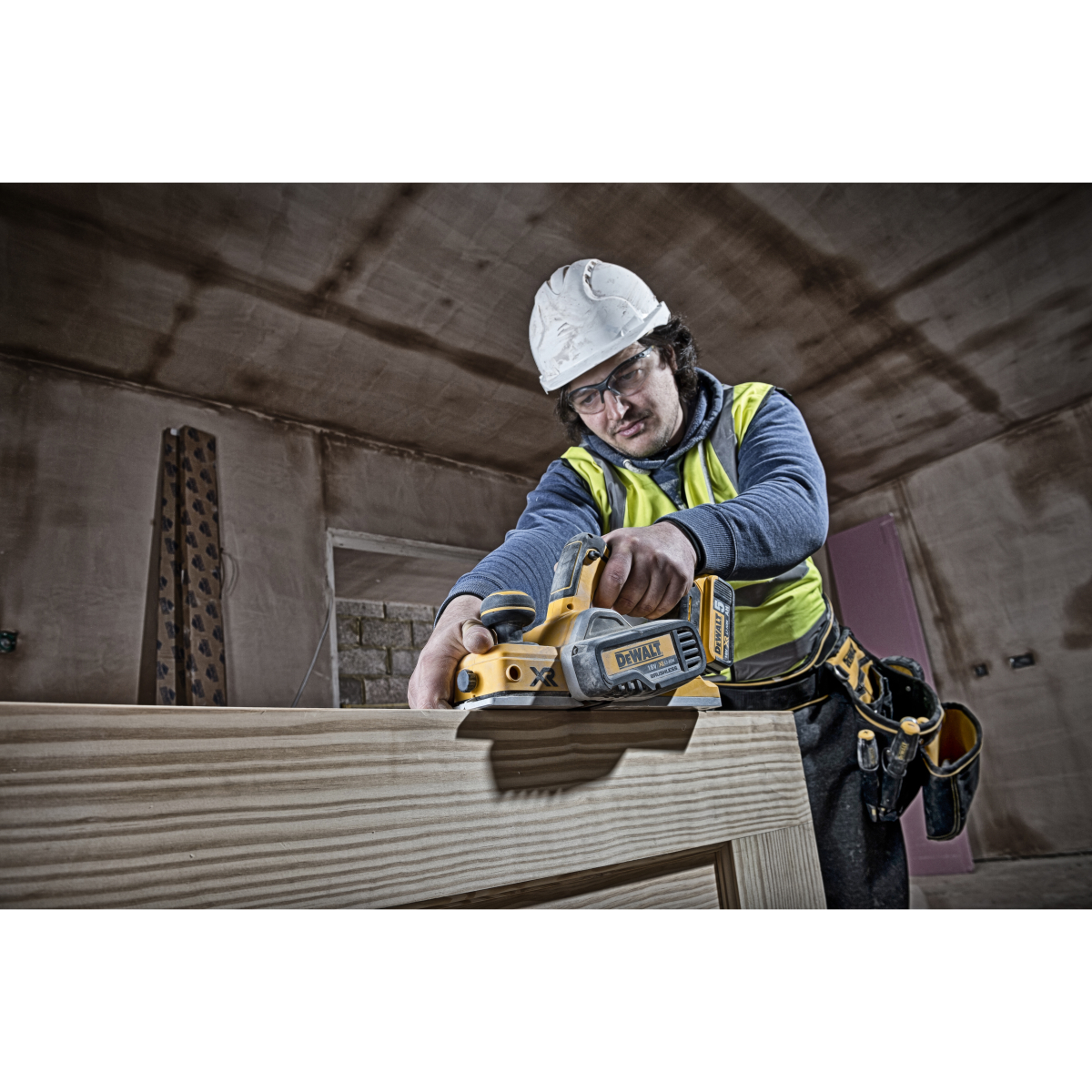 DeWalt DCP580P2-GB 18V XR Planer with 2 x 5.0Ah Batteries In TSTAK Carry Case