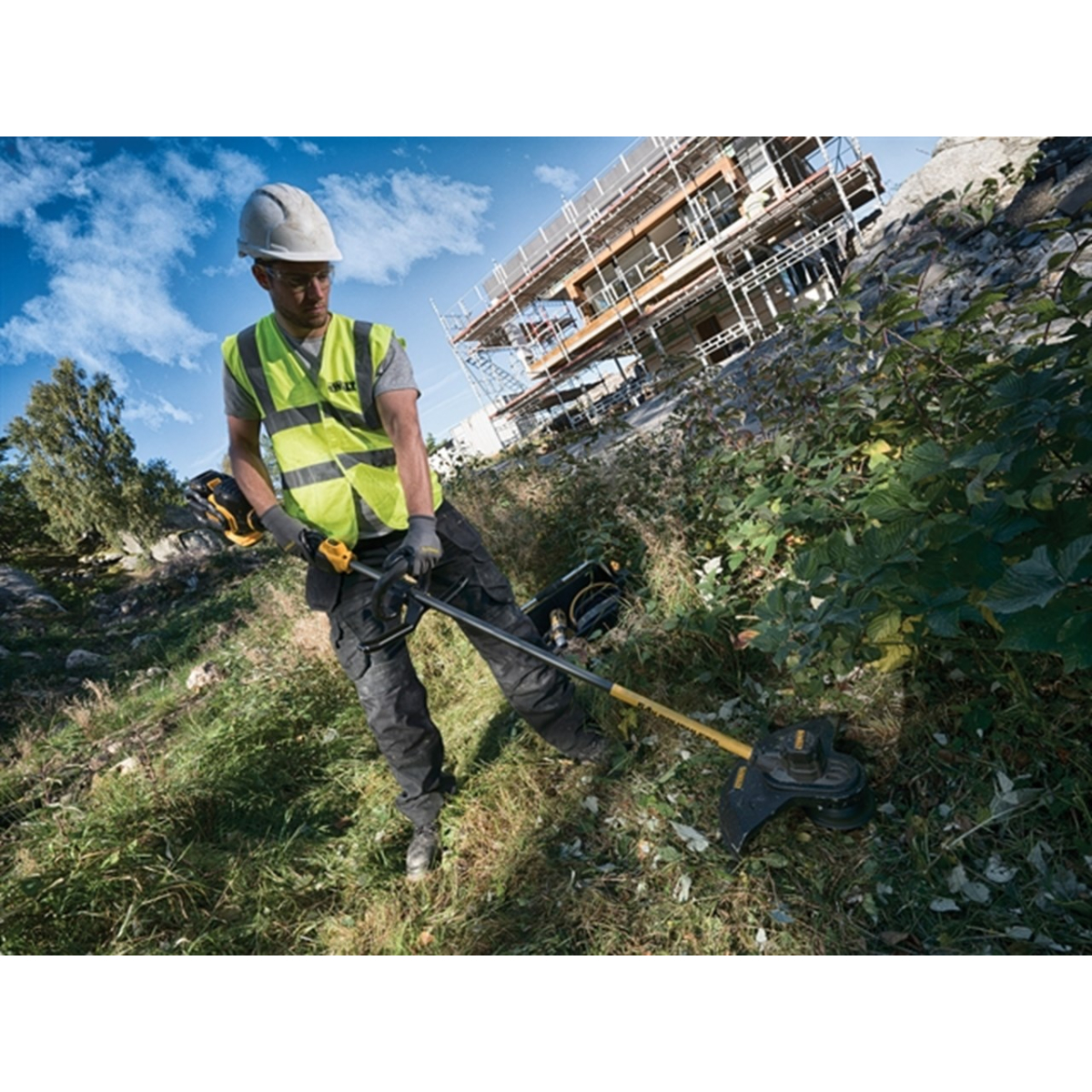 DeWalt DCM571N-XJ 54V Body Only Flexvolt Brushcutter 