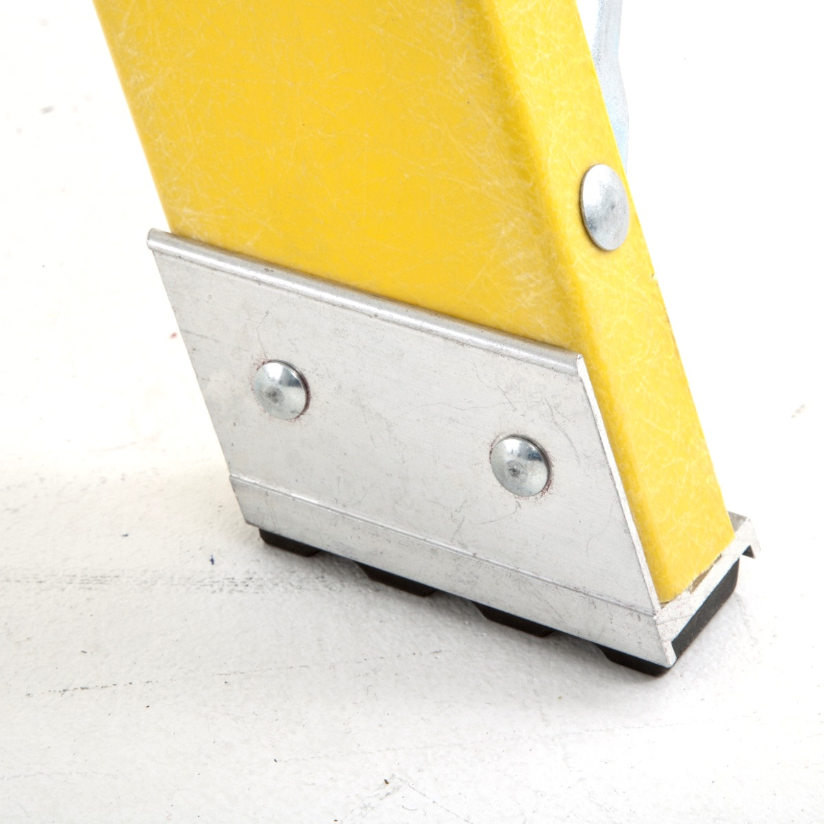 Zarges 300518 Fibreglass Swingback Stepladder with 8 Treads EN131
