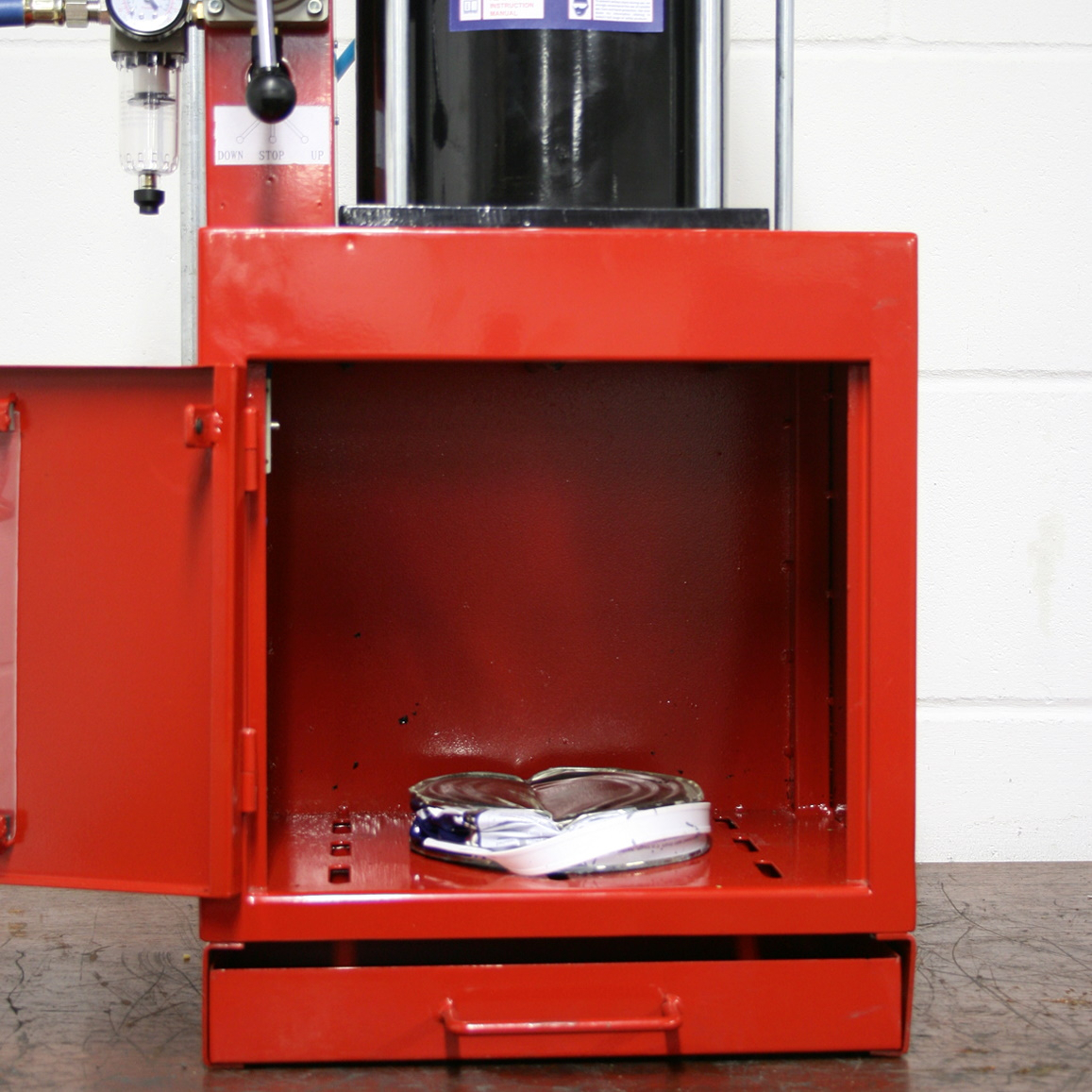Sealey HCC08 Pneumatic Paint Can Crusher 2.2ton
