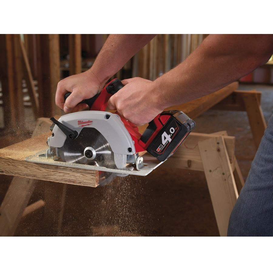 Milwaukee HD18CS-402C M18 Circular Saw (2 x 4.0ah batteries, charger, BMC) 