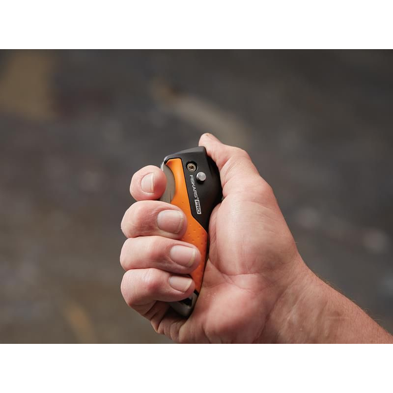 Fiskars 1027224 CarbonMax Folding Utility Knife