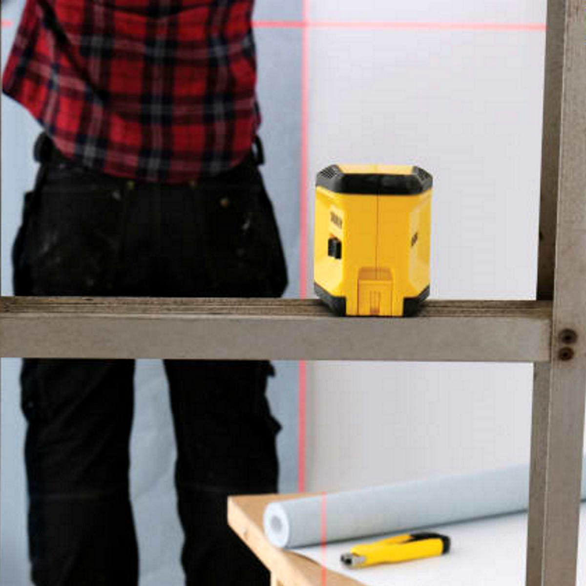 Stanley STHT77611-0 C-Line Cross Line Laser Level INT077611
