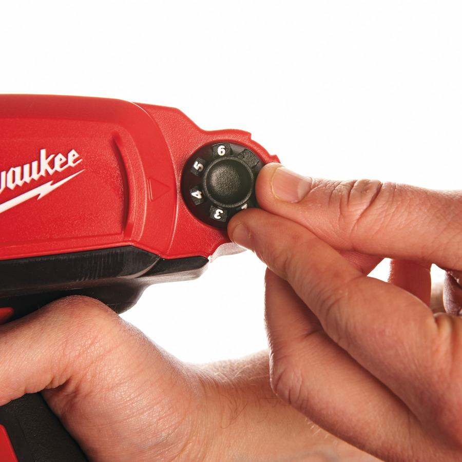 Milwaukee M12PCG/600A-201B 12V 600ml Aluminium Tube Caulking Gun with 1x 2Ah Battery in KITBAG 