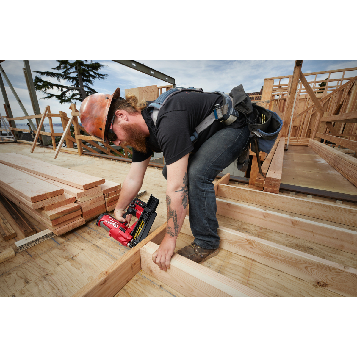 Milwaukee M18FFN-0C Body Only  M18 Fuel Framing Nailer 34° "First Fix" In Carry Case