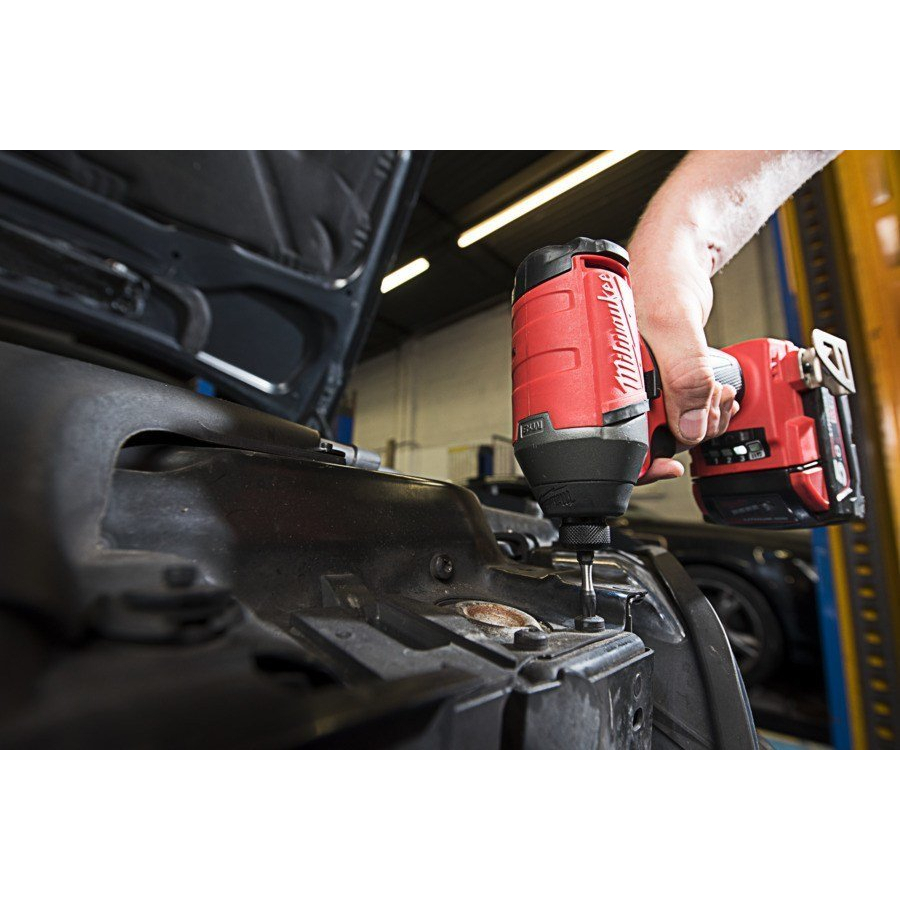 Milwaukee M18FQID-502X M18 Fuel Quiet Impact Driver ( 2 x 5.0Ah batteries, fast charger, dynacase) 