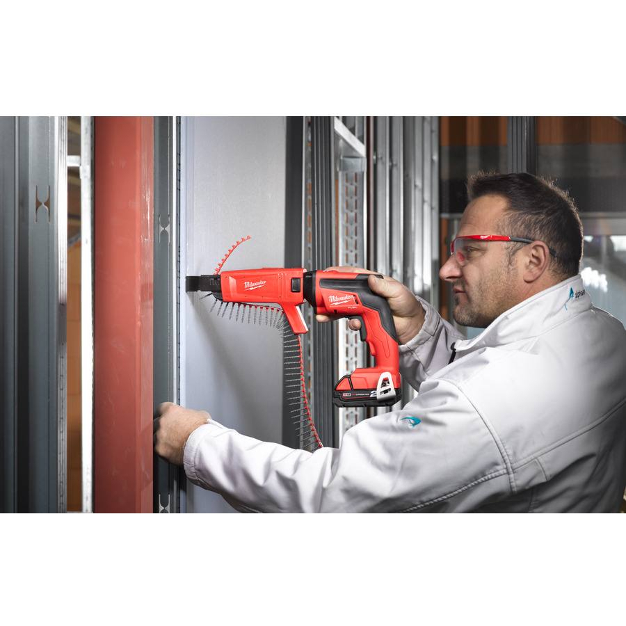 Milwaukee M18FSGC-202X M18 Fuel Drywall Screwgun with Collated Attachment (2 x 2.0ah Batteries, Charger, Dynacase) 