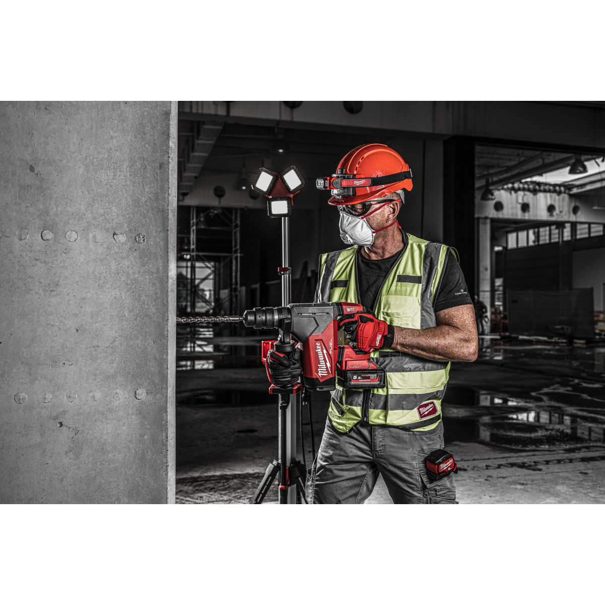 Milwaukee M18ONEFHPX-552X M18 Fuel One Key 4 Mode SDS Hammer Drill with Fixtec Chuck, 2x 5.5Ah Batteries, Charger and Carry Case