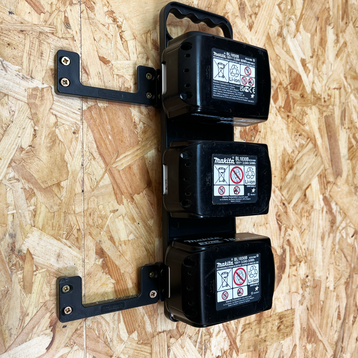 StealthMounts BD-MK18-H-1 Black Battery Board with Handle for Makita LXT