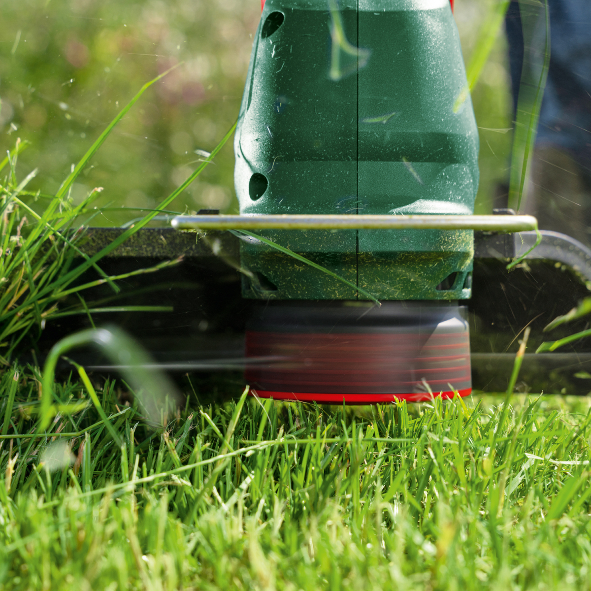 Bosch UniversalGrassCut 18V-26-500 18v Grass Trimmer 26cm (1x2.0ah)