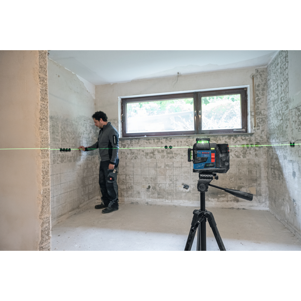 Bosch GLL 12V-100-33 CG + LB10 + DK20 12v 30m Green Line Laser (1 x 2.0ah) with Ceiling Clip in L-Boxx