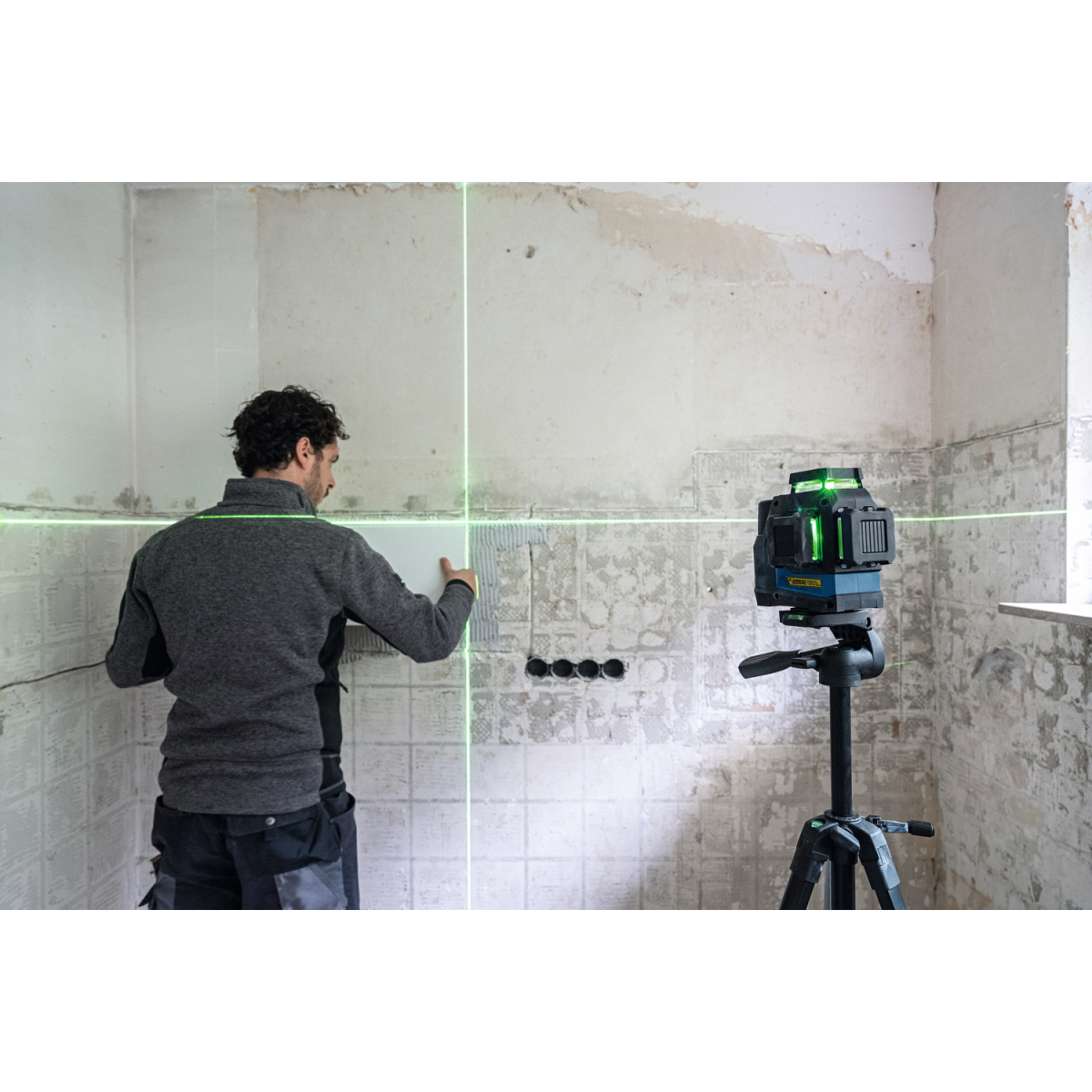 Bosch GLL 12V-100-33 CG + LB10 + DK20 12v 30m Green Line Laser (1 x 2.0ah) with Ceiling Clip in L-Boxx