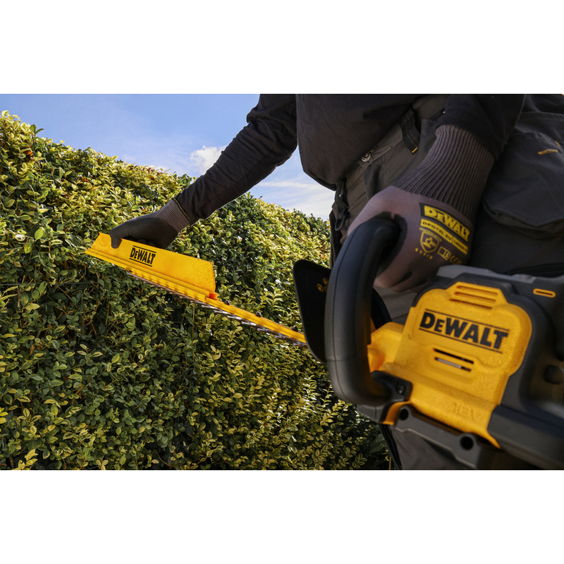 DeWalt DCMHT567N-XJ XR Body Only Brushless 18V Hedge Trimmer