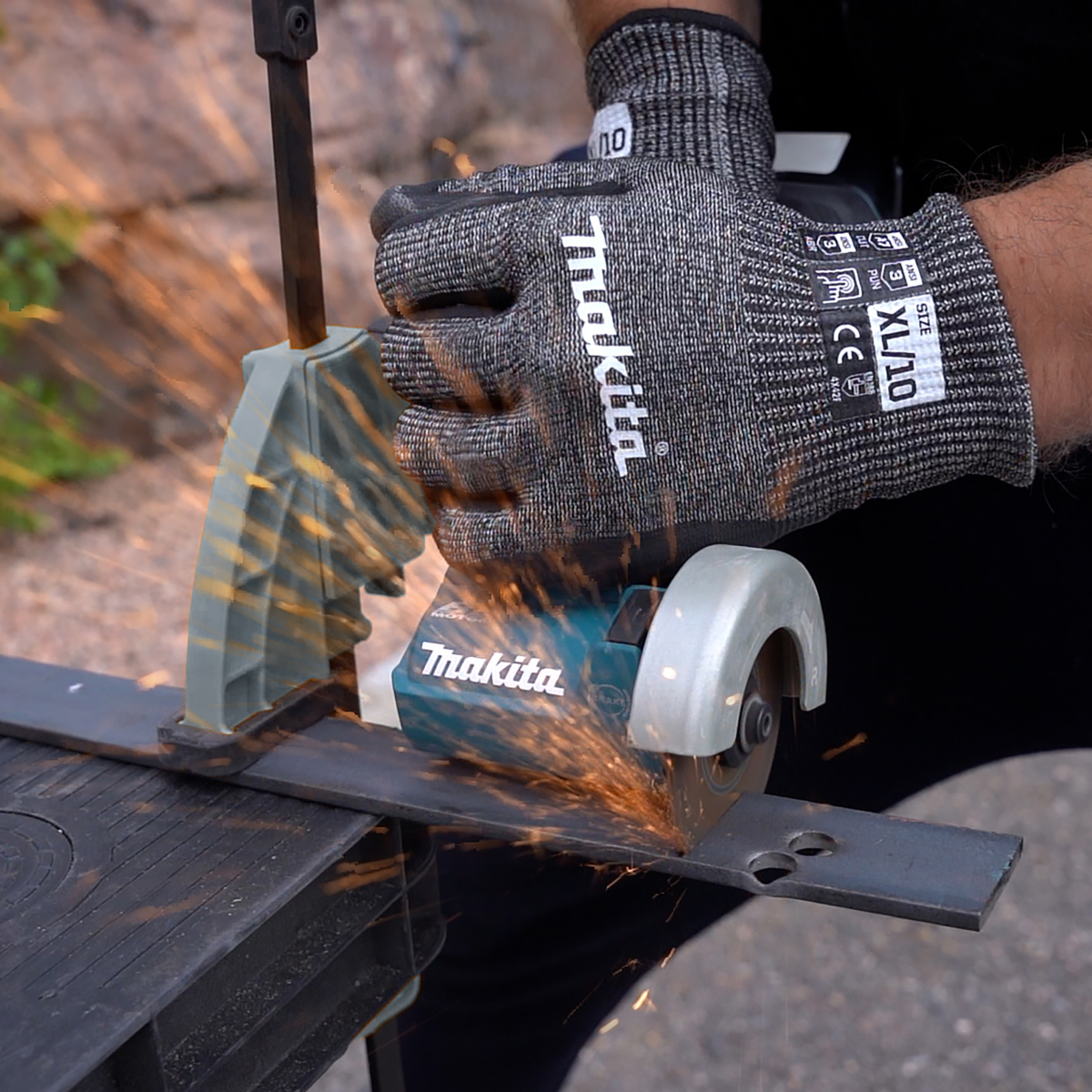 Makita P-84713 Cut Level 7 Nitrile Coated Dipped Gloves Medium