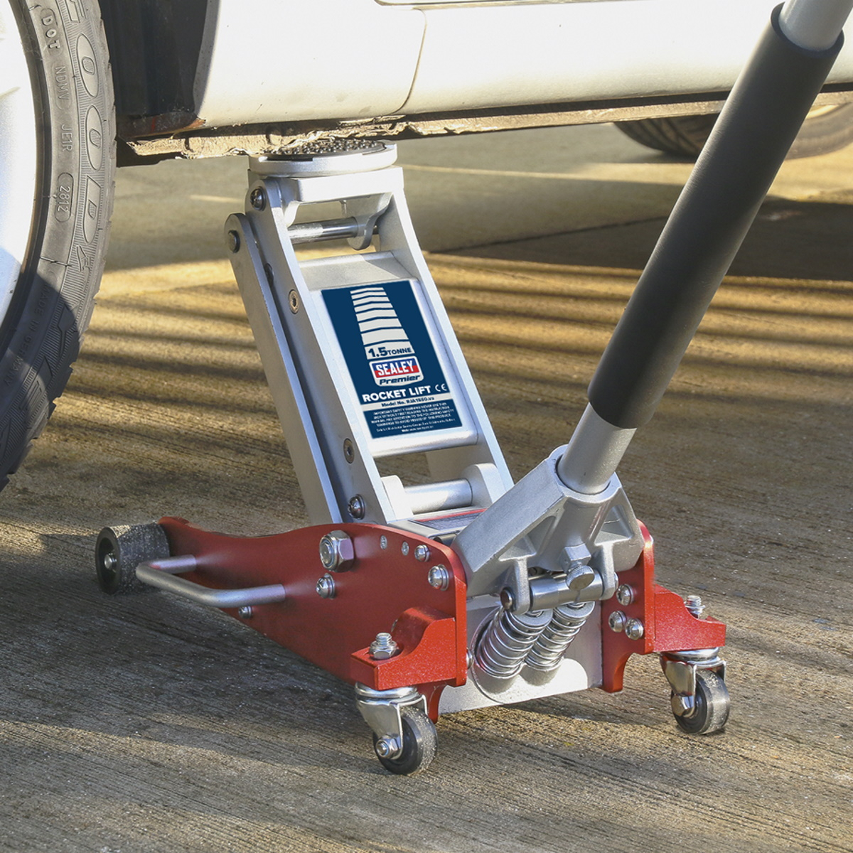 Sealey RJA1550 Trolley Jack 1.5tonne Low Entry Aluminium Rocket Lift