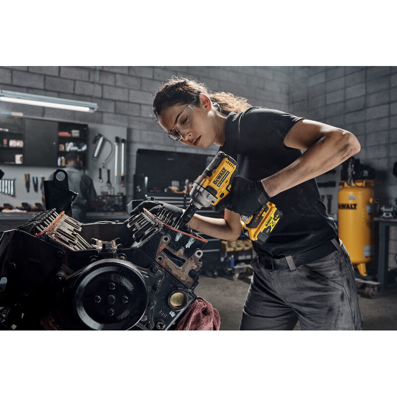 DeWalt DCF892N-XJ 18V XR Body Only Brushless 1/2" Compact High Torque Wrench 812Nm (Detent Pin) 