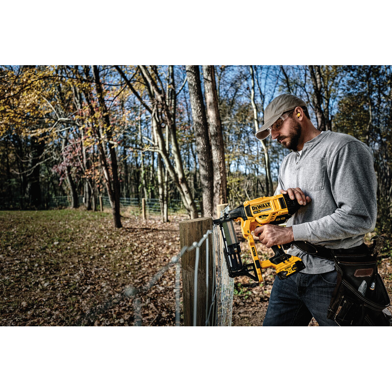 DeWalt DCFS950N Body Only 18V XR Brushless Fencing Stapler 